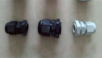 塑料電纜接頭和金屬電纜接頭有什么不同？